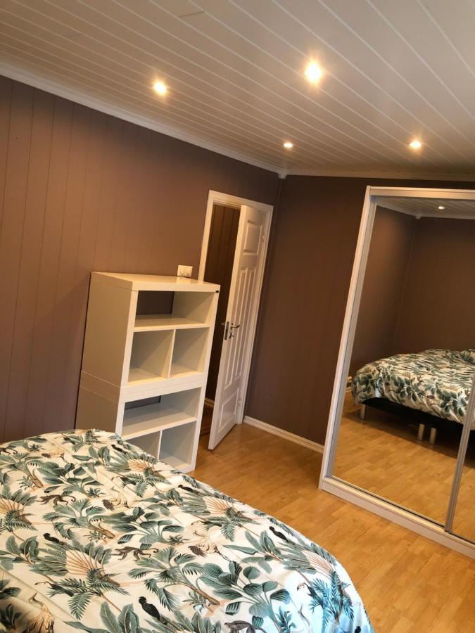 Appartement Den Gule Huset à Lyngdal Extérieur photo