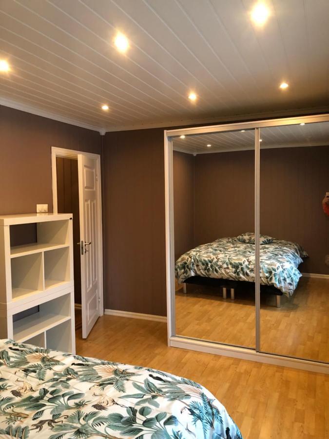 Appartement Den Gule Huset à Lyngdal Extérieur photo