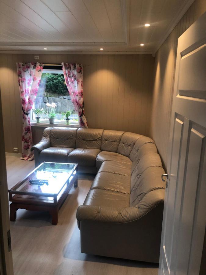 Appartement Den Gule Huset à Lyngdal Extérieur photo